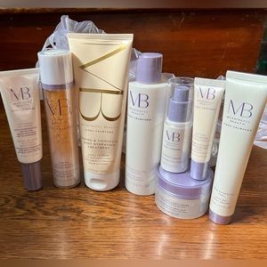Meaningful Beauty Cindy Crawford 8 Piece Deluxe Face & Neck Skincare System